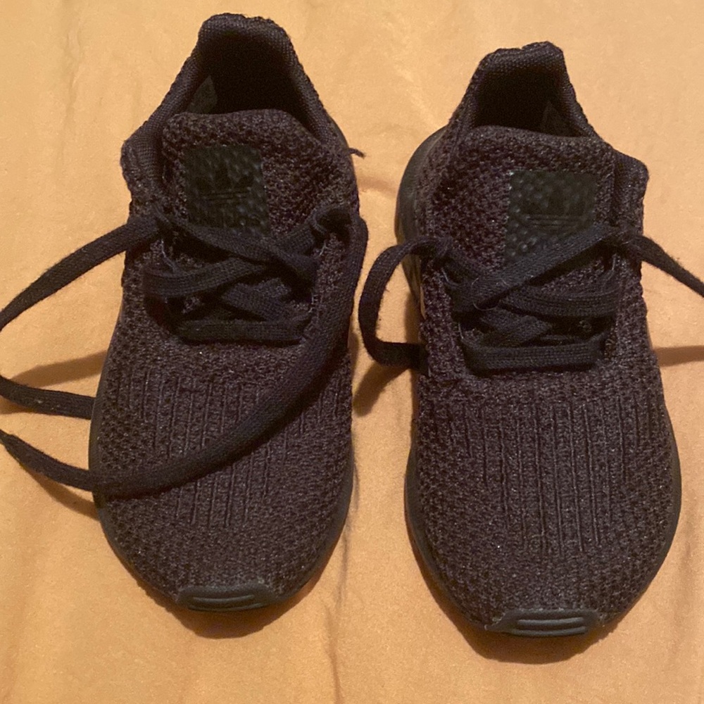 Toddler boy Adidas sz8 black